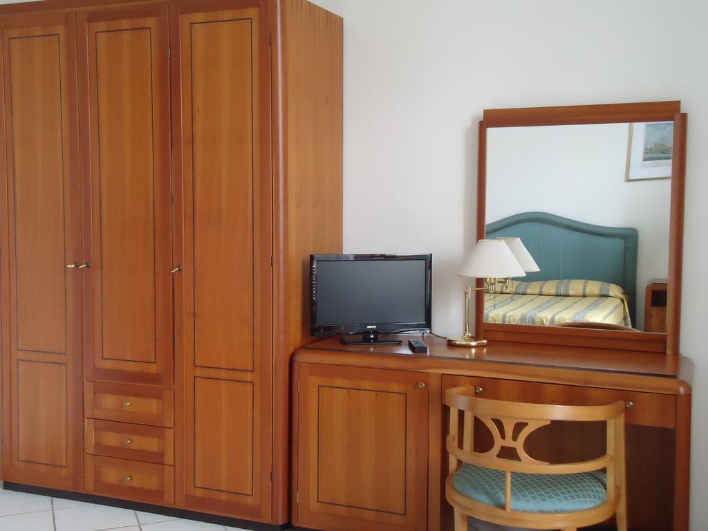 Roma Hotel 3*